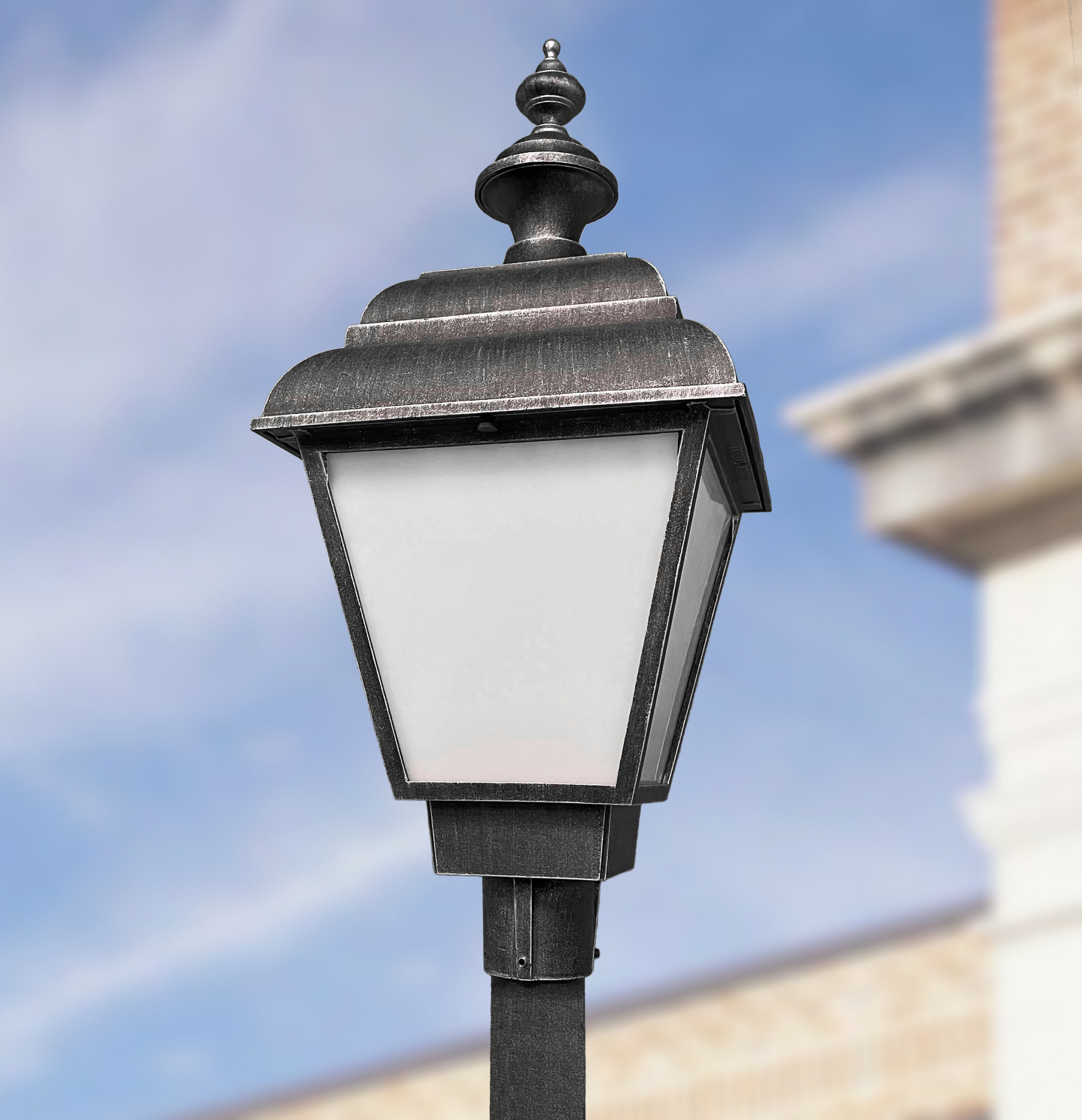 Plymouth 31832RLED-ASI-OA post top fixture